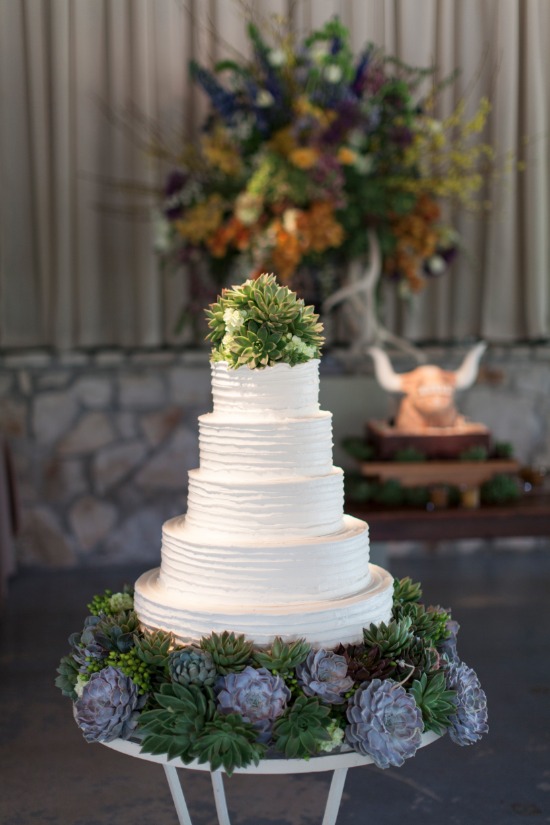 ocean-blue-and-yellow-springtime-wedding