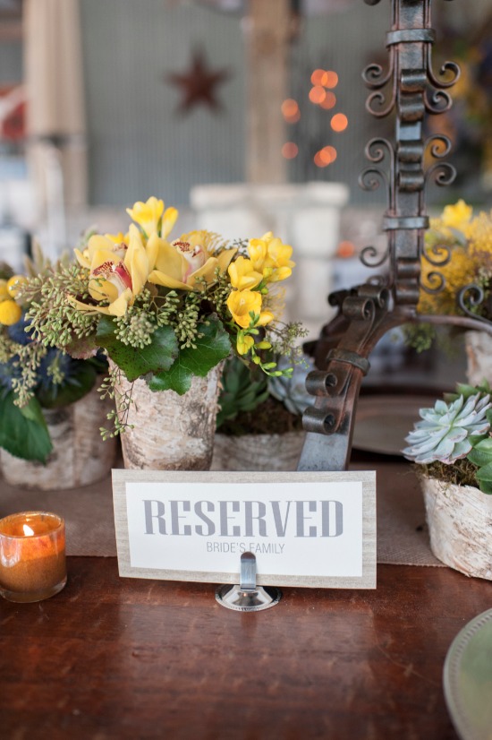 ocean-blue-and-yellow-springtime-wedding