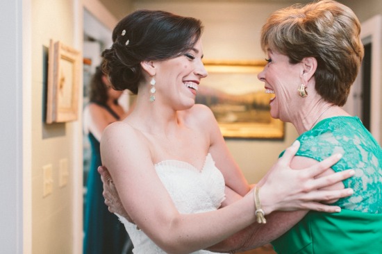 ocean-blue-and-yellow-springtime-wedding