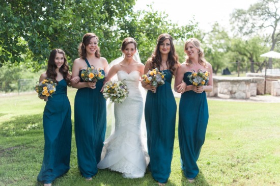 ocean-blue-and-yellow-springtime-wedding