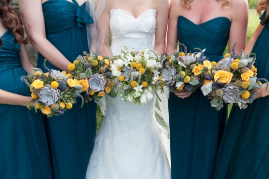ocean-blue-and-yellow-springtime-wedding