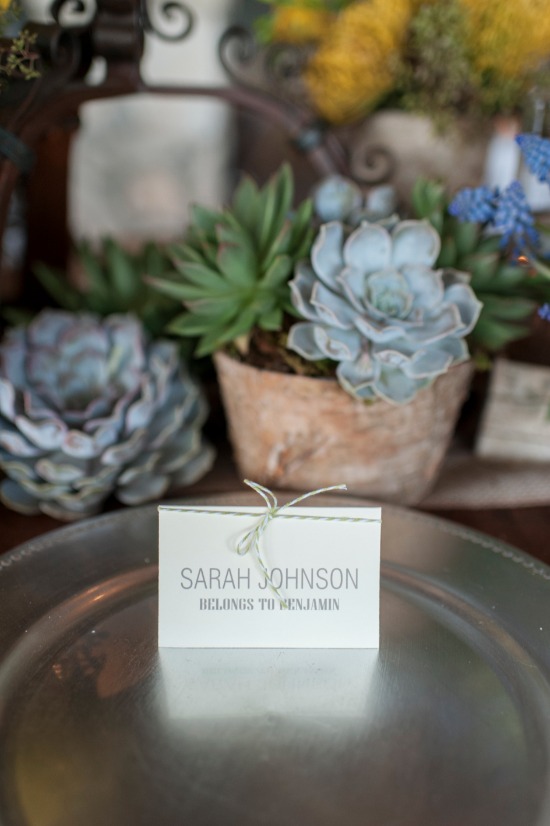 ocean-blue-and-yellow-springtime-wedding