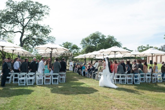 ocean-blue-and-yellow-springtime-wedding