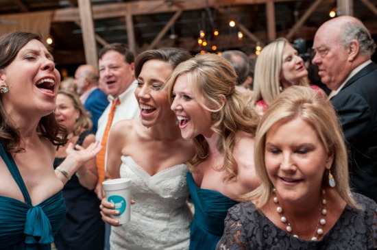 ocean-blue-and-yellow-springtime-wedding