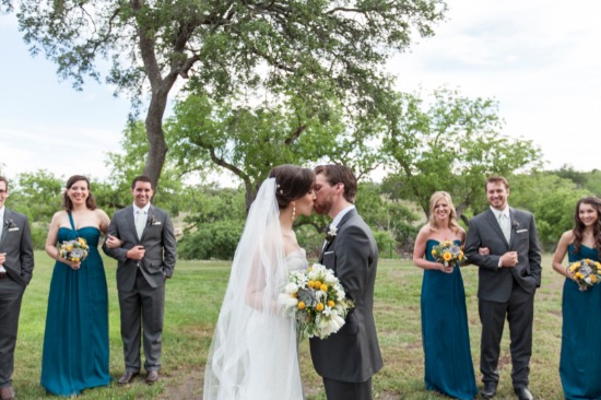 ocean-blue-and-yellow-springtime-wedding