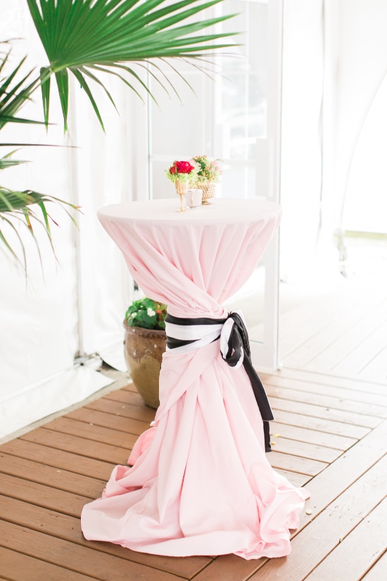preppy-black-gold-and-white-wedding