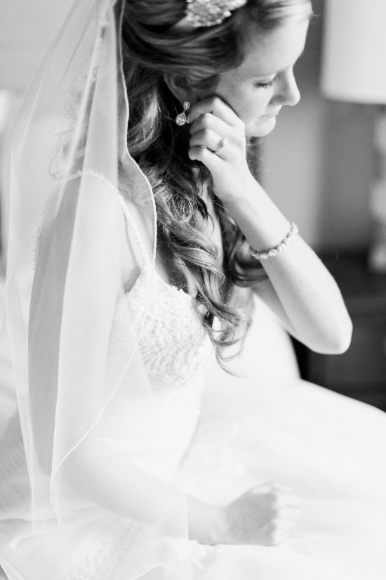preppy-black-gold-and-white-wedding
