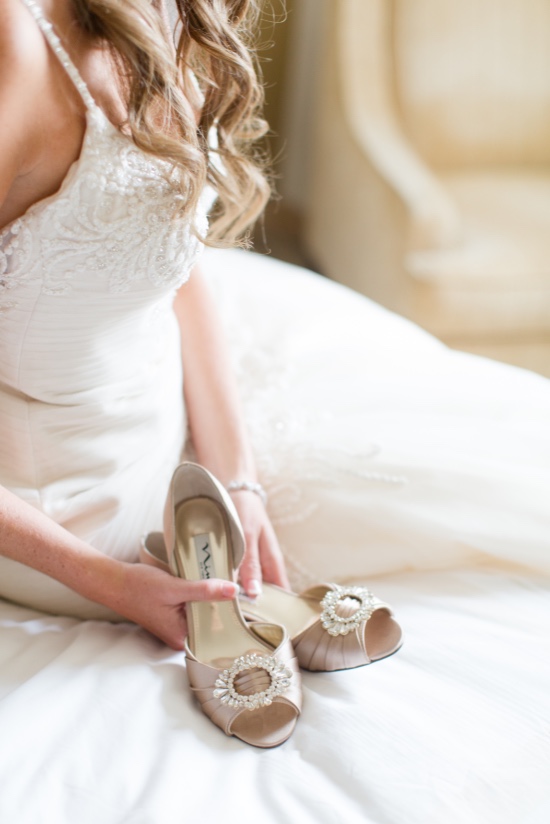 preppy-black-gold-and-white-wedding