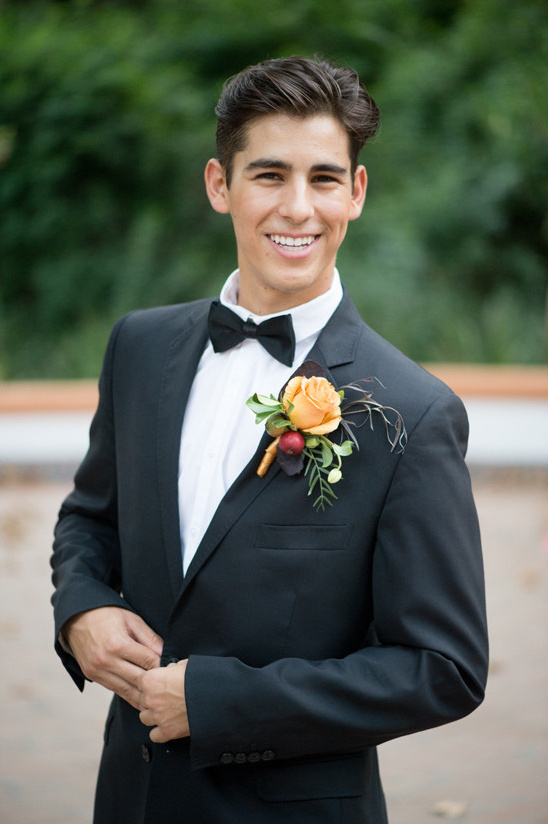 tuxedo groom @weddingchicks