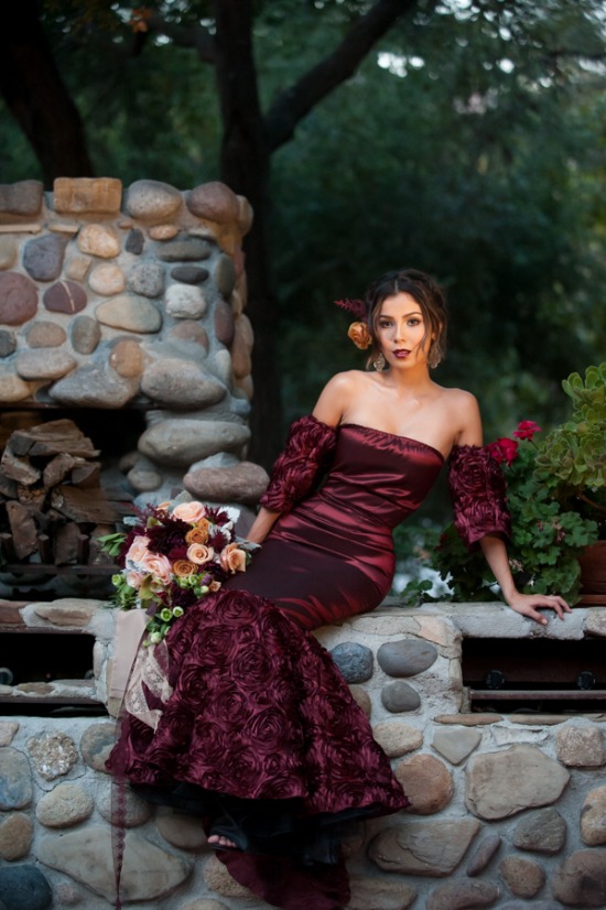 red-and-gold-spanish-wedding-ideas