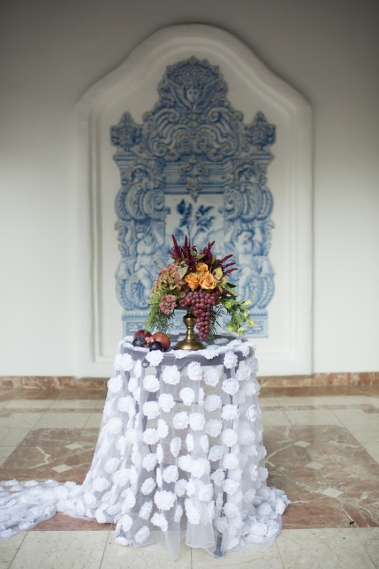 red-and-gold-spanish-wedding-ideas