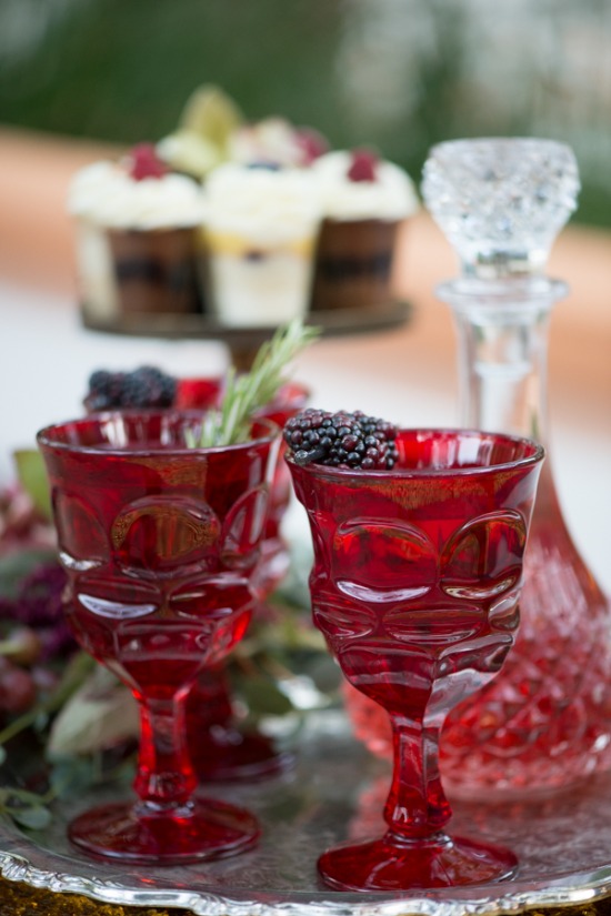 red-and-gold-spanish-wedding-ideas
