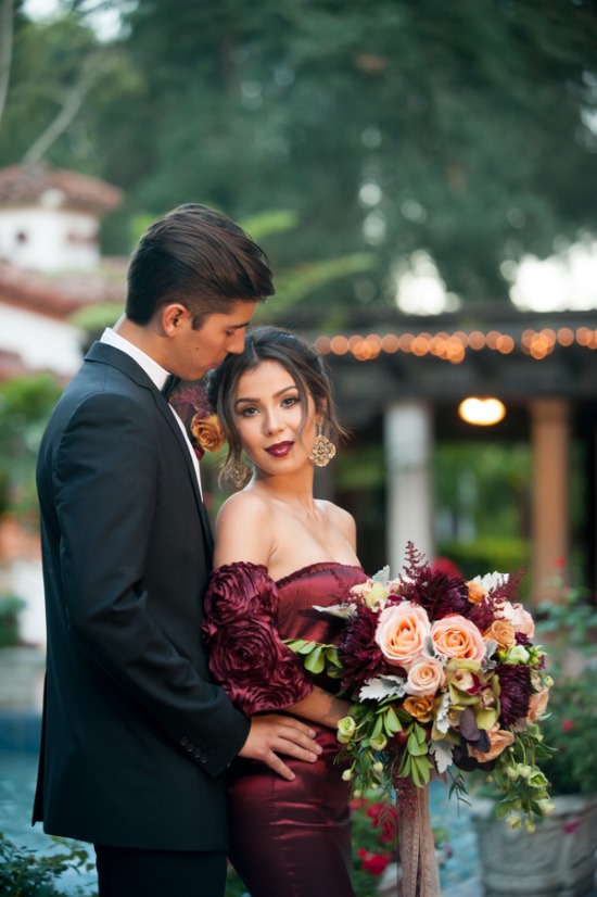 red-and-gold-spanish-wedding-ideas