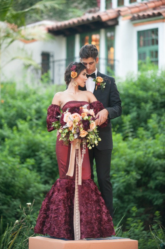 red-and-gold-spanish-wedding-ideas
