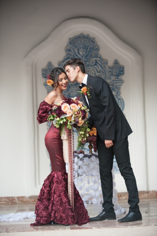 red-and-gold-spanish-wedding-ideas