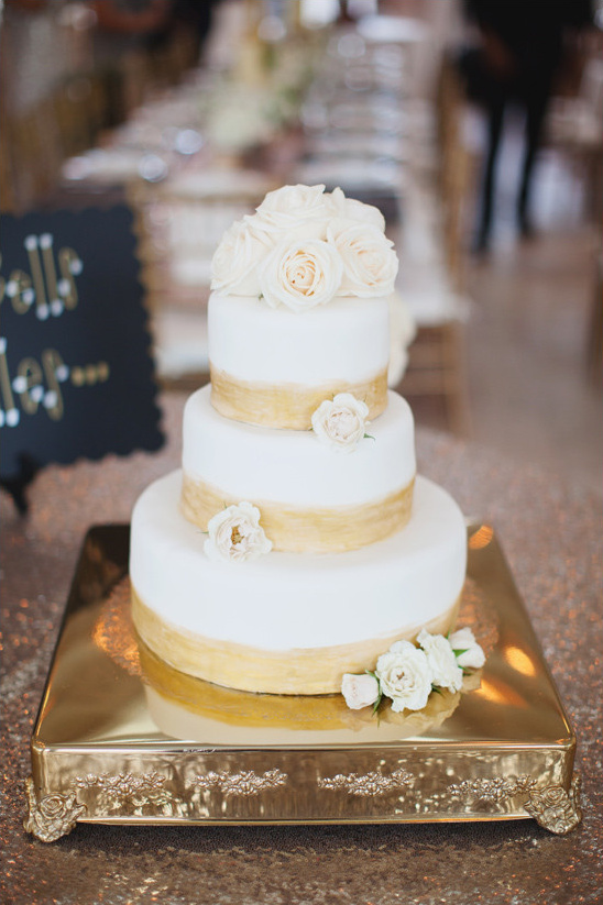 gold cake @weddingchicks