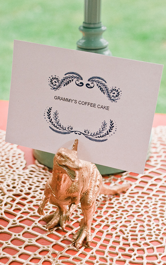 dessert table card holders @weddinghicks
