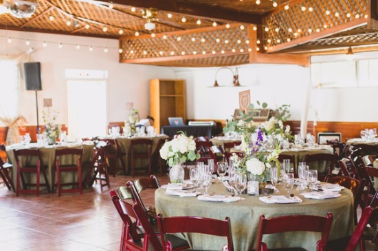 rustic-purple-and-white-outdoor-wedding