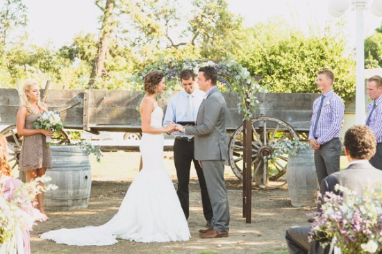 rustic-purple-and-white-outdoor-wedding