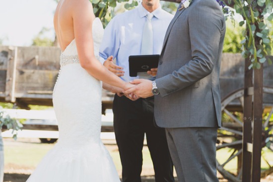 rustic-purple-and-white-outdoor-wedding