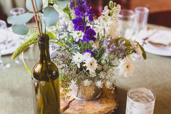 rustic-purple-and-white-outdoor-wedding