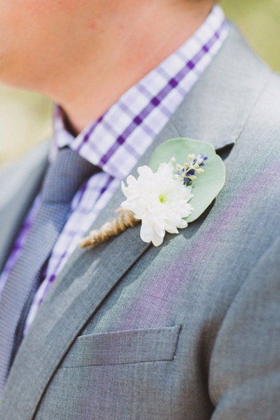rustic-purple-and-white-outdoor-wedding