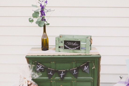 rustic-purple-and-white-outdoor-wedding