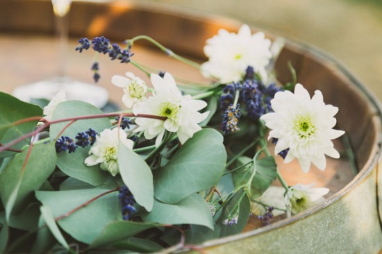 rustic-purple-and-white-outdoor-wedding
