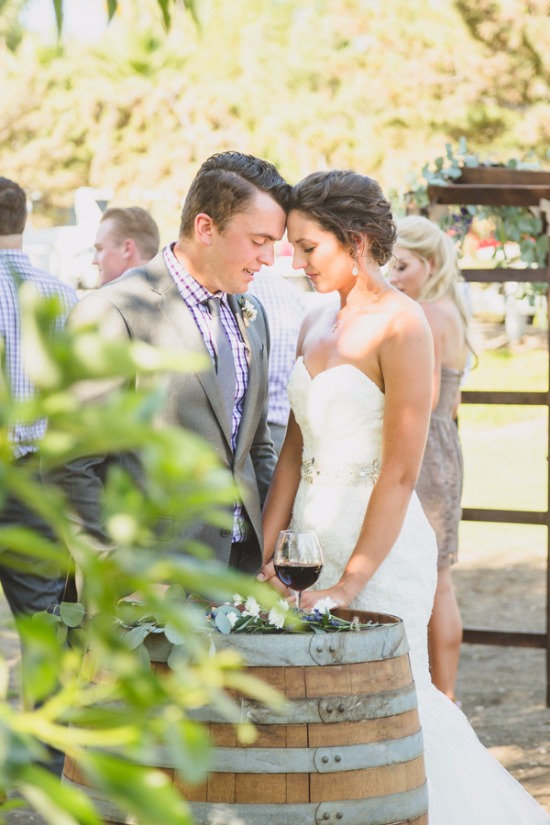rustic-purple-and-white-outdoor-wedding