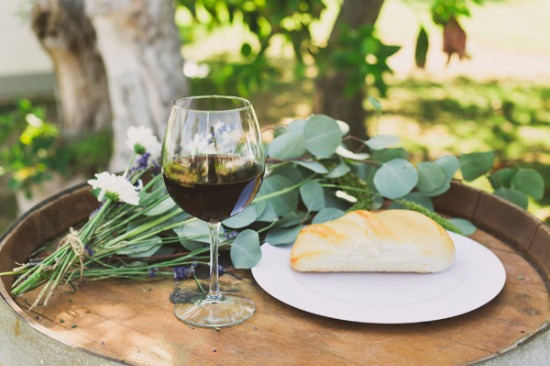 rustic-purple-and-white-outdoor-wedding