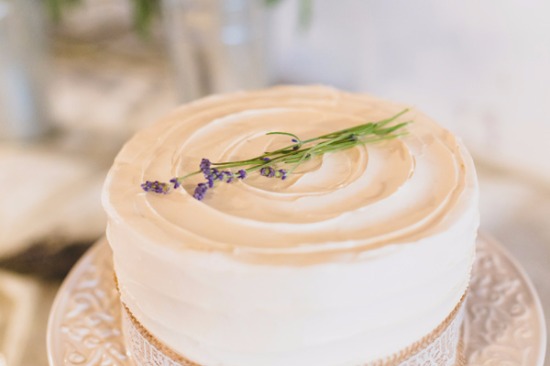 rustic-purple-and-white-outdoor-wedding
