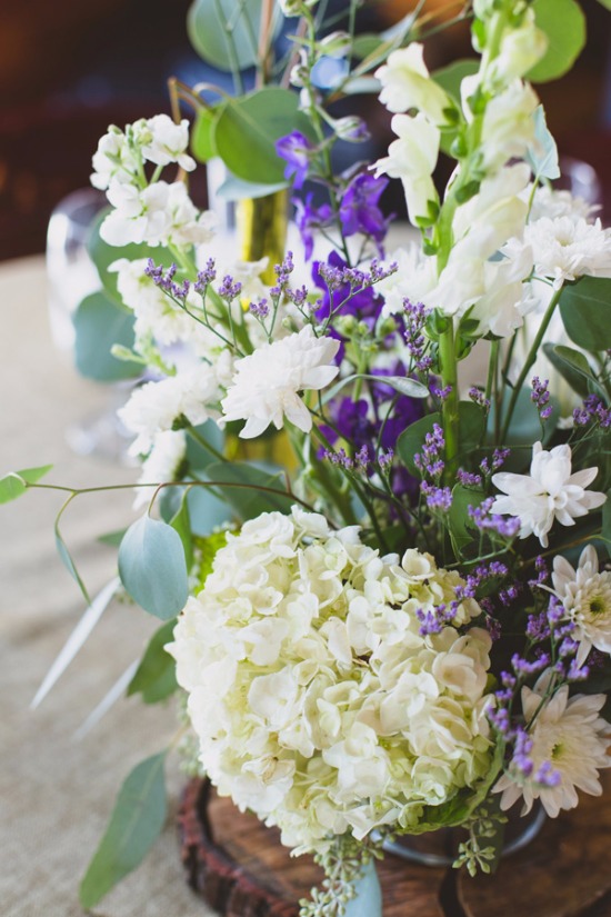 rustic-purple-and-white-outdoor-wedding