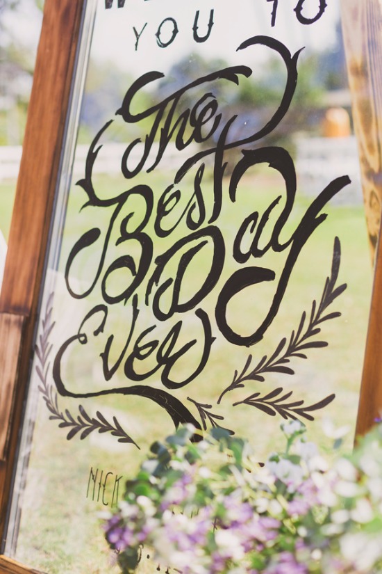 rustic-purple-and-white-outdoor-wedding
