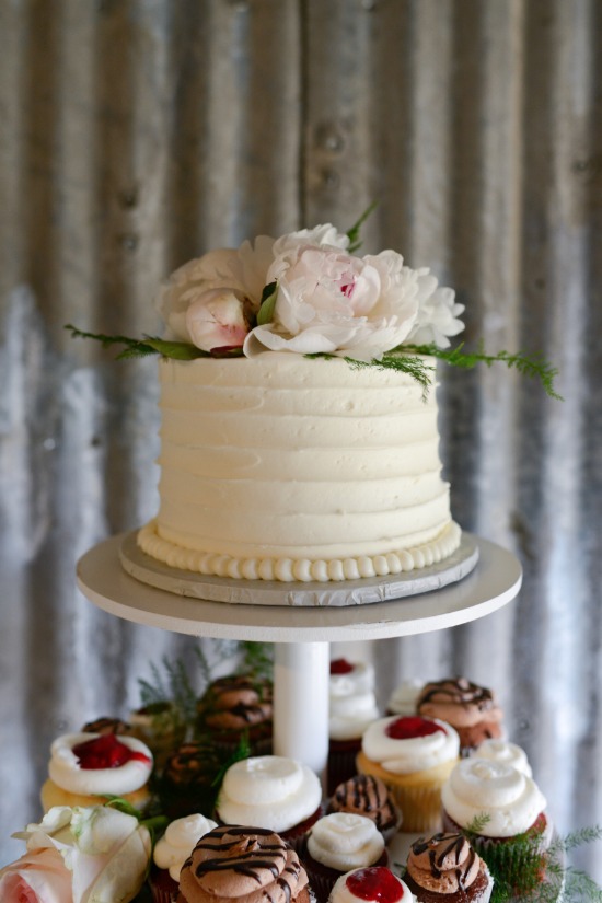 soft-pink-focus-on-family-wedding