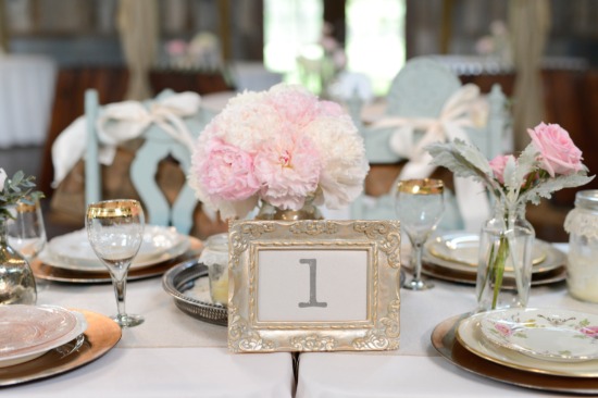 soft-pink-focus-on-family-wedding