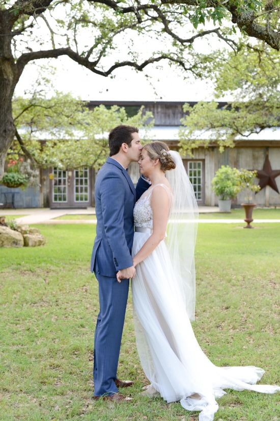 soft-pink-focus-on-family-wedding
