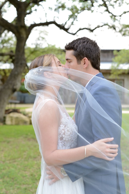 soft-pink-focus-on-family-wedding