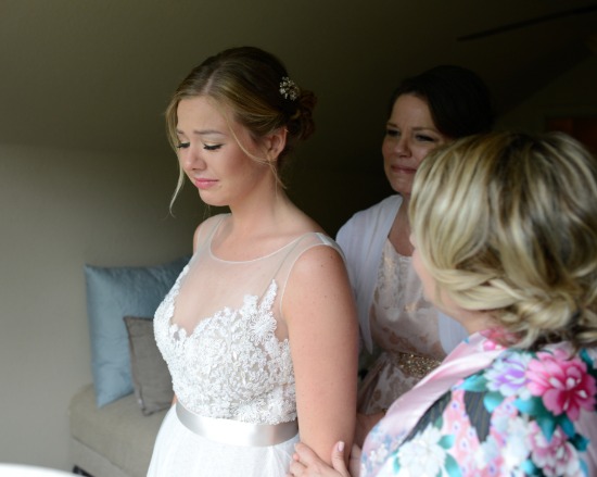 soft-pink-focus-on-family-wedding