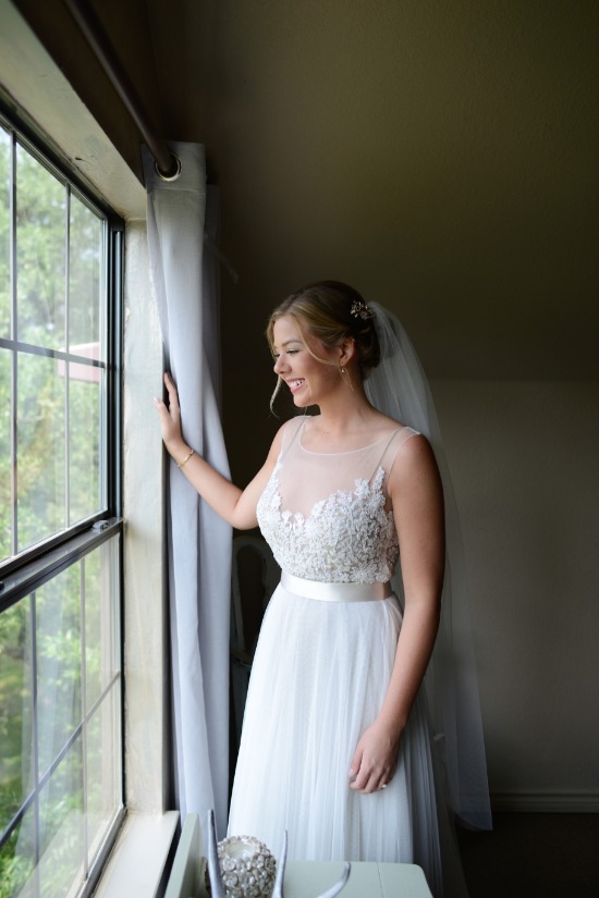 soft-pink-focus-on-family-wedding