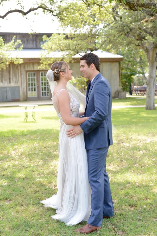 soft-pink-focus-on-family-wedding