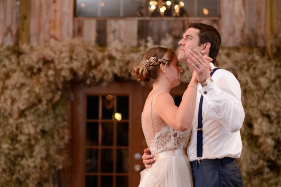 soft-pink-focus-on-family-wedding
