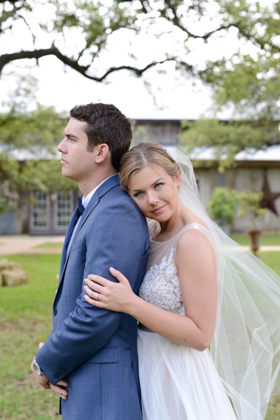 soft-pink-focus-on-family-wedding