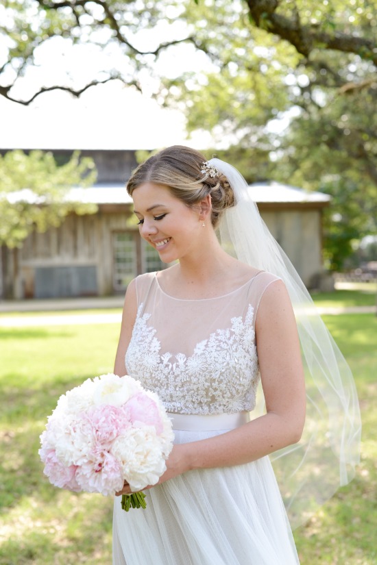 soft-pink-focus-on-family-wedding