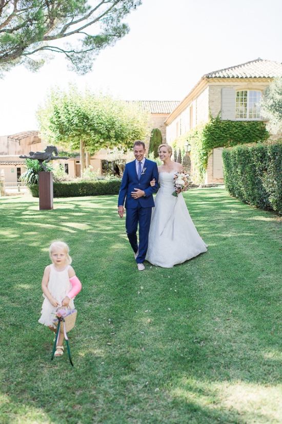 summer-romance-garden-wedding