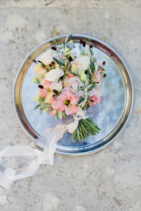 summer-romance-garden-wedding
