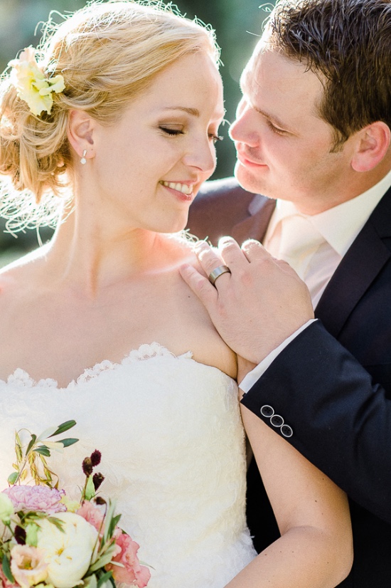 summer-romance-garden-wedding