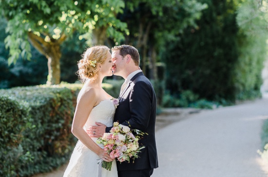 summer-romance-garden-wedding