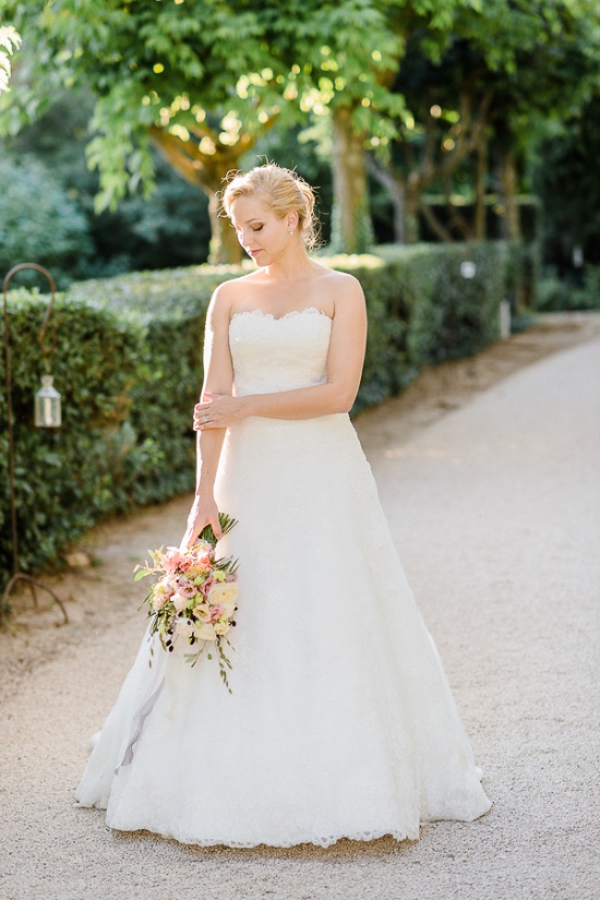 summer-romance-garden-wedding