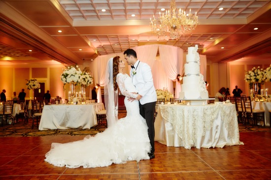 traditional-glamour-garden-wedding