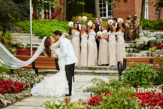 traditional-glamour-garden-wedding